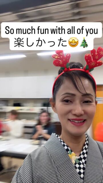 🍣✨ Christmas Sushi Event at the University ✨🍣

This Thursday, I hosted a Christmas sushi event at a university 🎄
🇯🇵 今週木曜日、**名門チューリヒ工科大学（ETH Zurich）**で
クリスマス寿司イベントを開催しました。
🇩🇪 Am Donnerstag durfte ich ein Sushi-Weihnachtsevent an der ETH Zürich leiten 🎄

Around 30 doctors and professors joined the workshop.
🇯🇵 約30名のドクターや教授の皆さまにご参加いただきました。
🇩🇪 Rund 30 Doktor:innen und Professor:innen nahmen teil。

They came from many different countries.
🇯🇵 国籍もさまざまで、とても国際的な雰囲気でした。
🇩🇪 Die Teilnehmenden kamen aus vielen verschiedenen Ländern。

The atmosphere was warm, open, and full of smiles.
🇯🇵 会場は終始和やかで、笑顔の絶えない時間となりました。
🇩🇪 Die Atmosphäre war offen, herzlich und voller Lächeln。

Food connects people beyond language and culture.
🇯🇵 食は、言葉や文化を超えて人と人をつなぎます。
🇩🇪 Essen verbindet Menschen über Sprache und Kultur hinaus。

For me, sushi-making is more than just cooking.
🇯🇵 私にとって寿司作りは、単なる料理ではありません。
🇩🇪 Sushi zuzubereiten ist für mich mehr als nur Kochen。

It is about sharing Japanese culture and meaningful moments.
🇯🇵 日本文化を伝え、心に残る時間を共有すること。
🇩🇪 Es geht um kulturellen Austausch und gemeinsame Momente。

Thank you for this wonderful opportunity.
🇯🇵 **名門チューリヒ工科大学（ETH Zurich）**という素晴らしい場で
このような機会をいただけたことに、心より感謝しています。
🇩🇪 Vielen herzlichen Dank für diese wunderbare Gelegenheit。

🎁 Workshops | Corporate Events | Private Classes
👉 www.sushi-yoko.ch
📩 DM @sushi_yoko_com